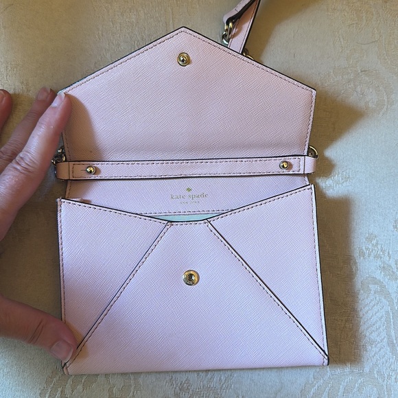 Kate Spade pink Saffiano leather envelope crossbody in EUC - Picture 7 of 15